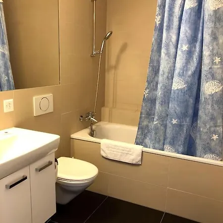1br Flat - Center With Balcony - West3 *