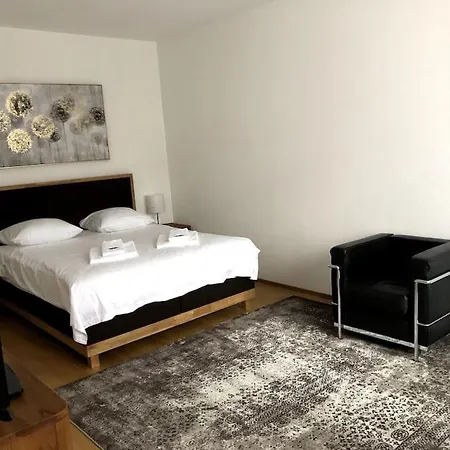 1br Flat - Center With Balcony - West3 *